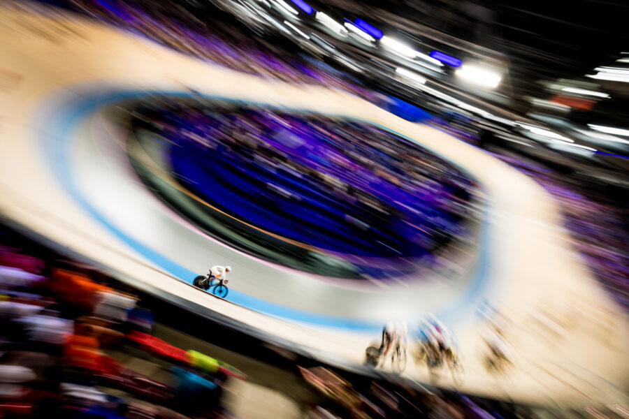 Letní olympijské hry v Paříži, 10. srpna 2024, Saint-Quentin-en-Yvelines, Francie. Dráhová cyklistika - madison muži. Jan Voneš  z České republiky.